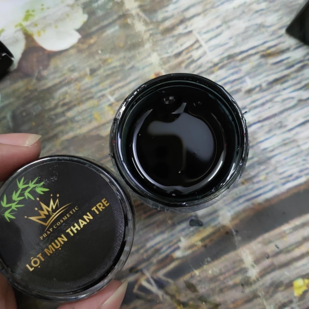 GEL LỘT LỤN THAN TRE PHÁP  Hút sạch mụn và bụi bẩn 30g