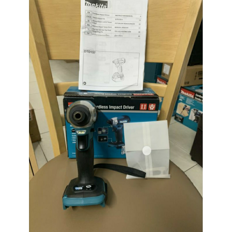 Thân máy vặn vít 18V Makita DTD157Z