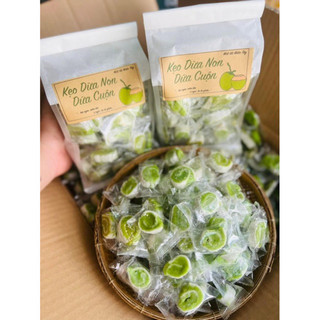 Túi 500G - Kẹo dừa non lá dứa cuộn bánh phồng