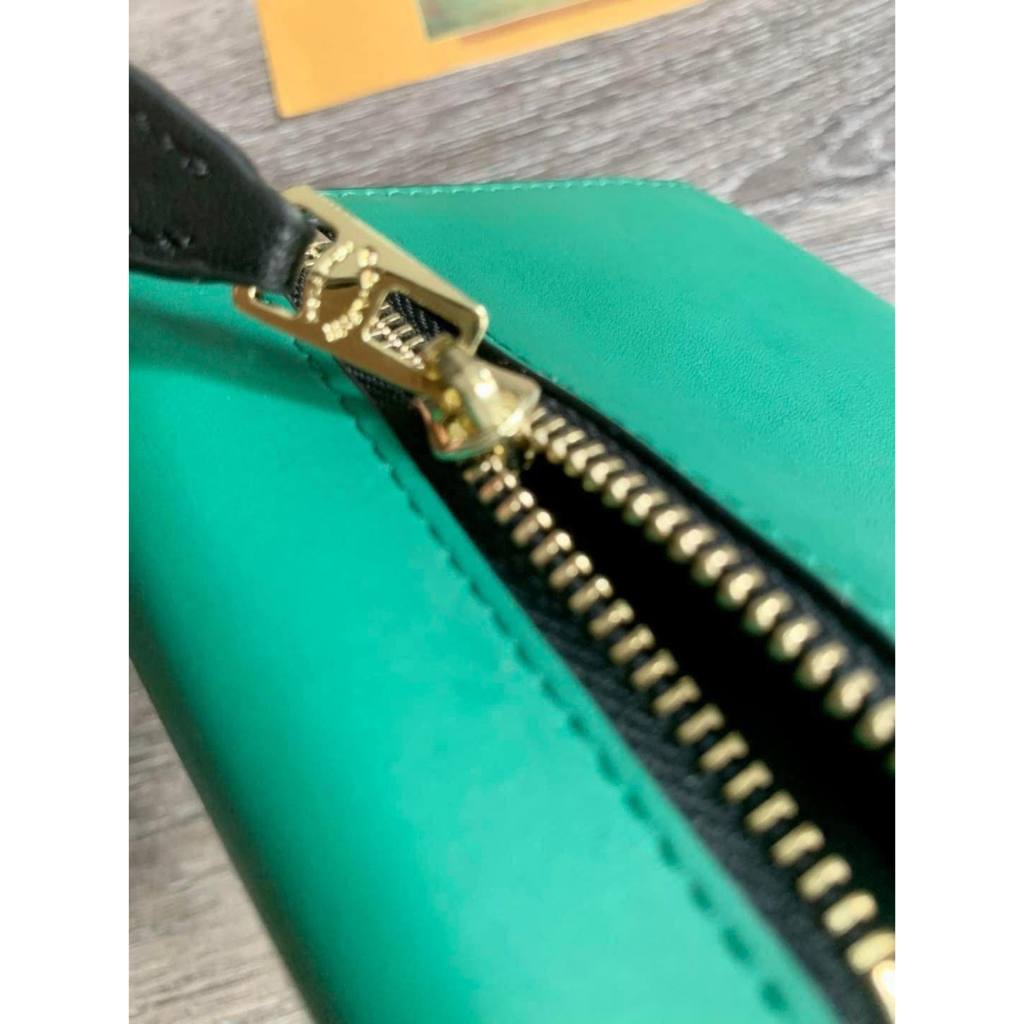 Ví coach gập cầm tay thời trang