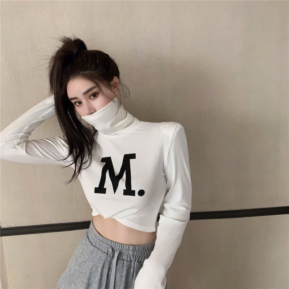Áo thun crotop nữ cổ lọ tay dài in chữ M thời trang thu dông cực xinh