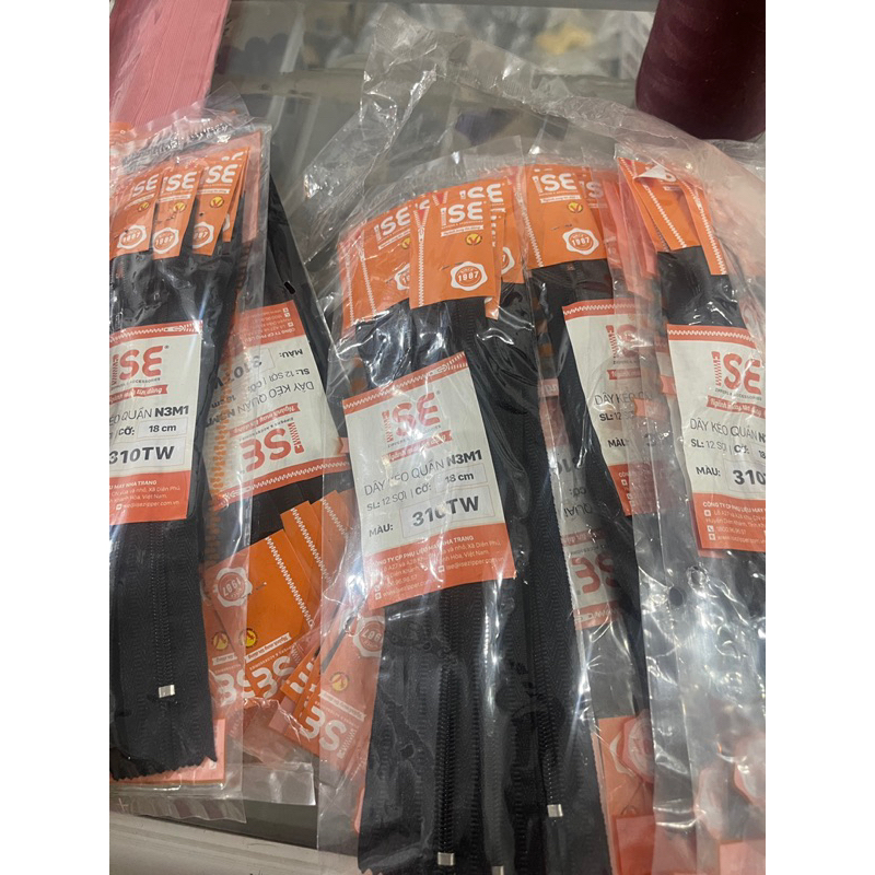 Khoá quần âu Ise mác vàng tự hãm dài 18cm