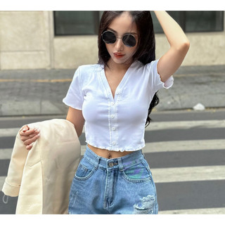 Áo thun croptop cổ v nút cài thun co giãn 4 chiều hàng thiết kế đẹp ạ