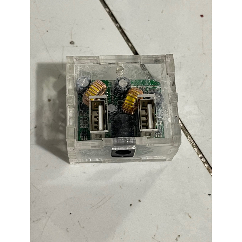 Vỏ mạch hạ áp kép 12-24v xuống 5V cổng USB. Hộp mica tự lắp ráp