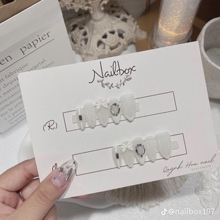 Nailbox móng tay giả B79 trắng thiết kế thủ công đính charm