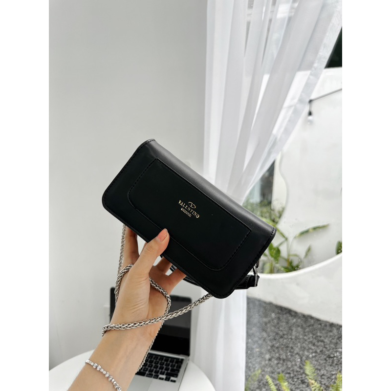 Túi đeo chéo V A L E N T I N O xinh lung linh,dự là hót lắm ce mình ơi