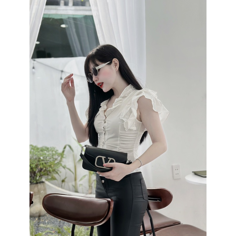 Túi đeo chéo V A L E N T I N O xinh lung linh,dự là hót lắm ce mình ơi