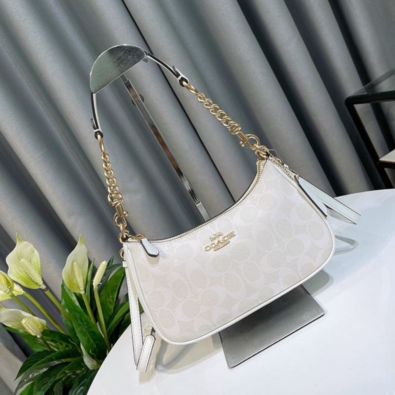 Túi Coach Teri Shoulder bag