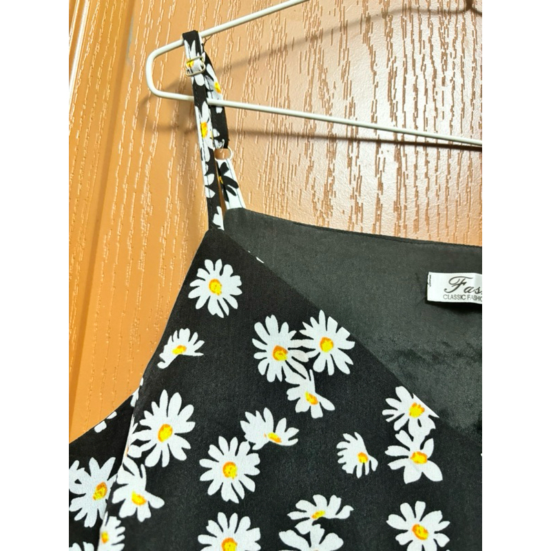 Pass đầm hai dây hoa cúc