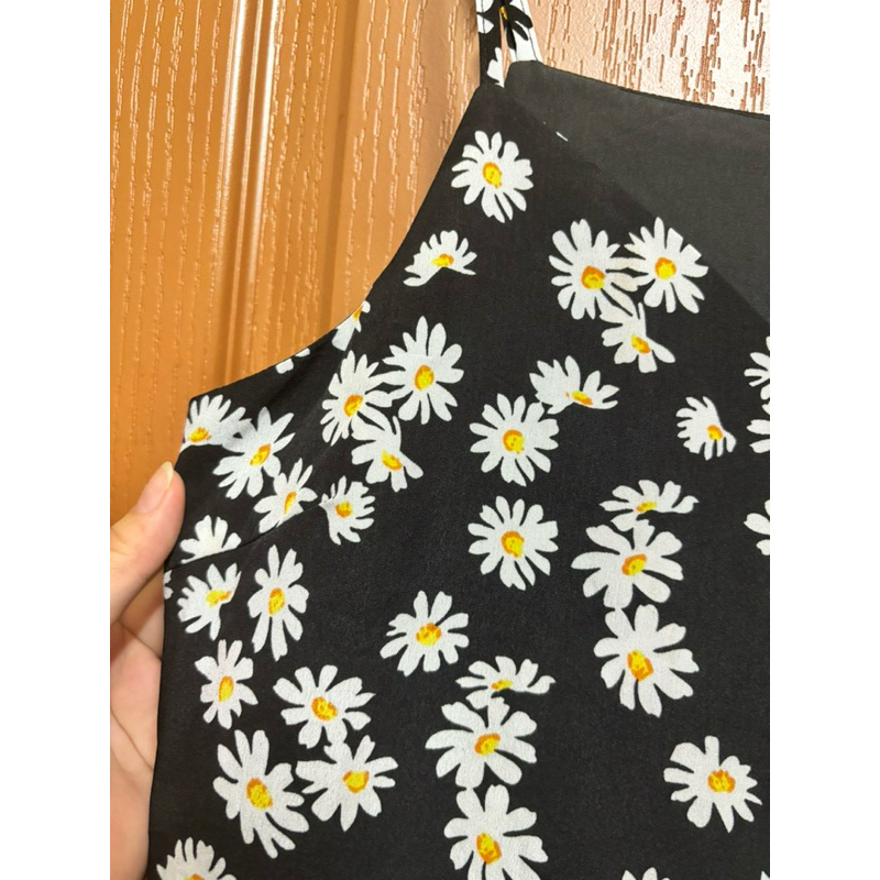 Pass đầm hai dây hoa cúc