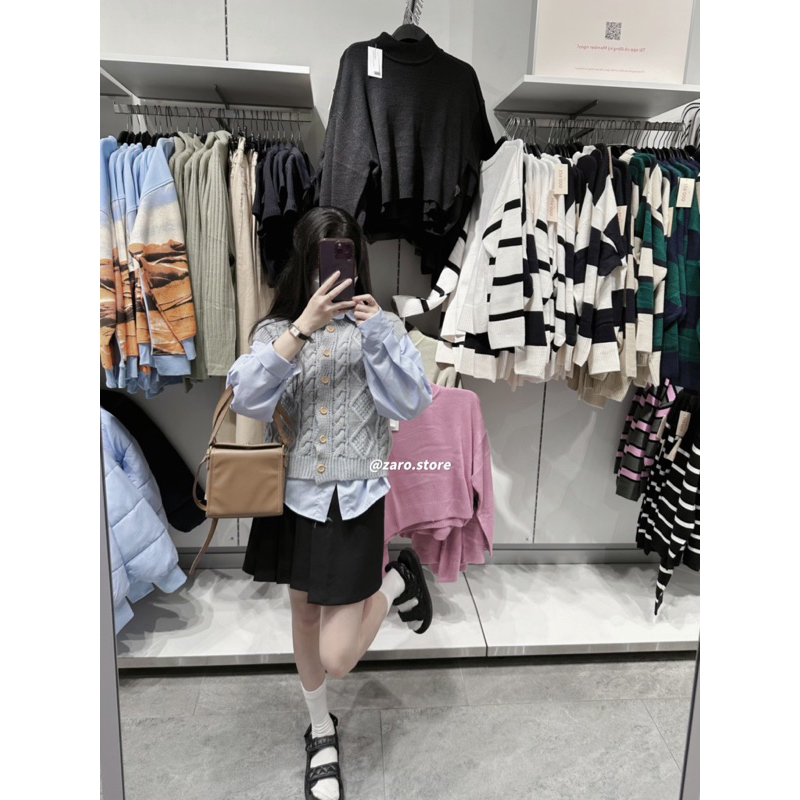 Gile xám cài nút+sơ mi kẻ xanh+chân váy