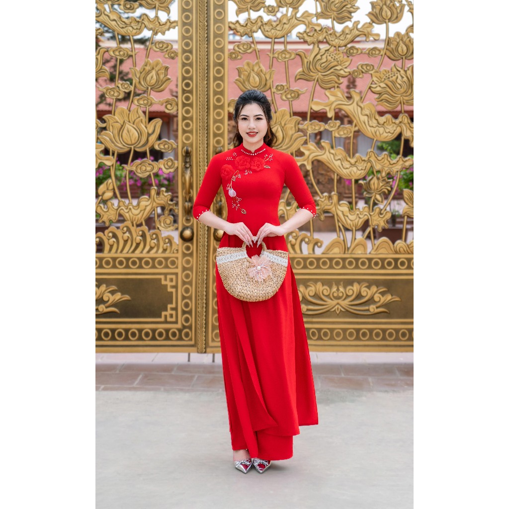 Áo dài truyền thống lụa Mỹ 2 tà may sẵn, kiểu dáng tay lỡ đính đá - thêu hoa trước ngực sang trọng