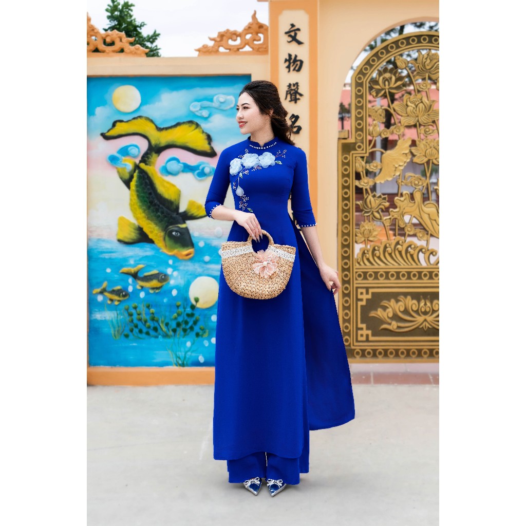 Áo dài truyền thống lụa Mỹ 2 tà may sẵn, kiểu dáng tay lỡ đính đá - thêu hoa trước ngực sang trọng