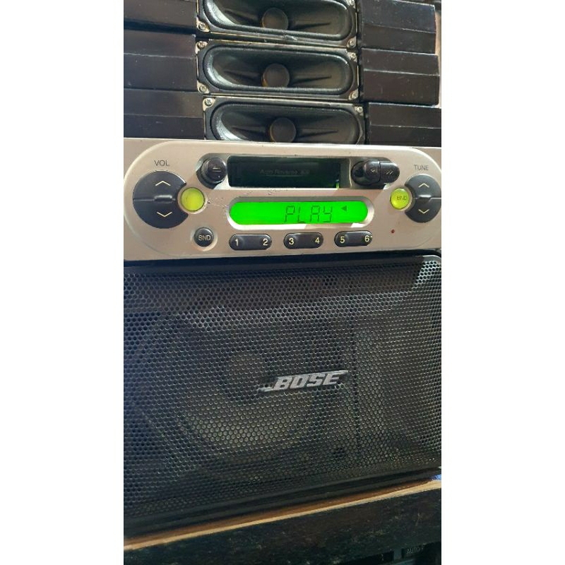 Máy phát nhạc liền Amply xe ô tô Deawoo. Tính năng Radio Tape.