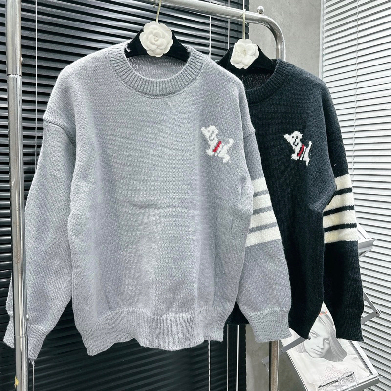 Áo Sweater Len   Nam Nữ Dệt Hoạ Tiết Hình Cún Ngực Phối 4 Sọc Trắng Tay Bo Ống Dày Dặn Siêu Cấp Cho Các Boy Phố Đi CHƠI