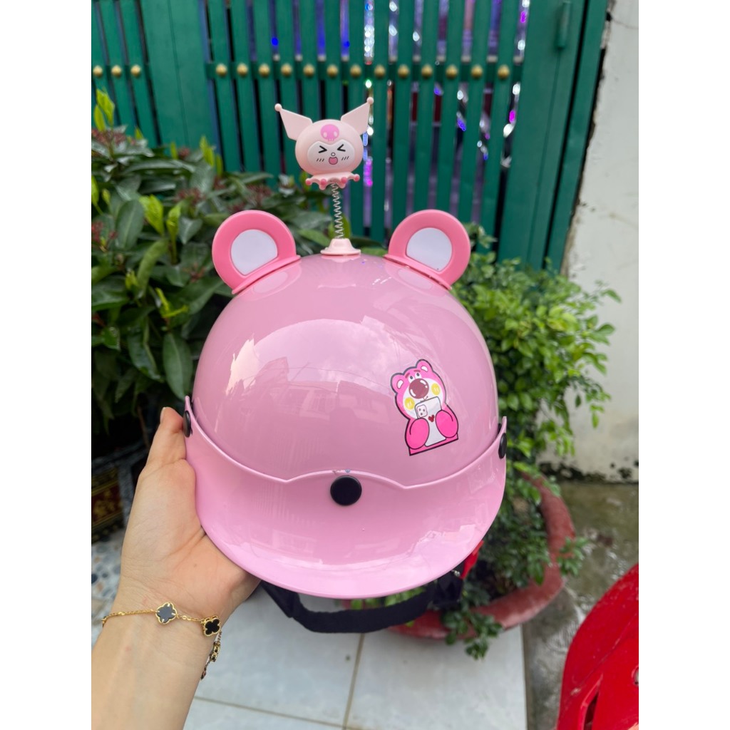 Nón bảo hiểm  gấu dâu e bé từ 2 t đên 7t không kính