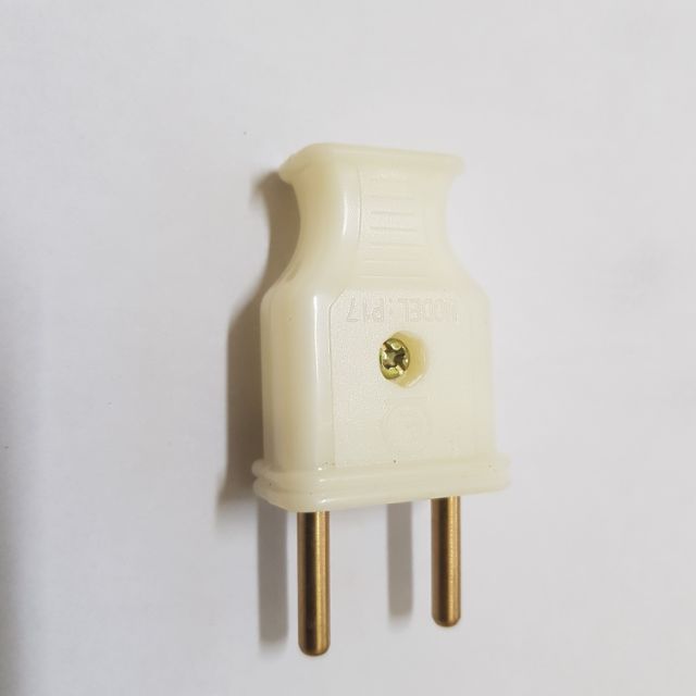 Gói 50 phích cắm điện Lan Phượng