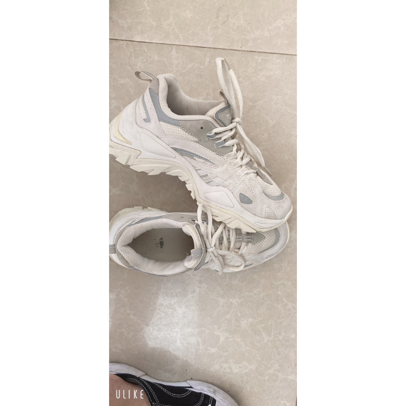 Pass giày thể thao