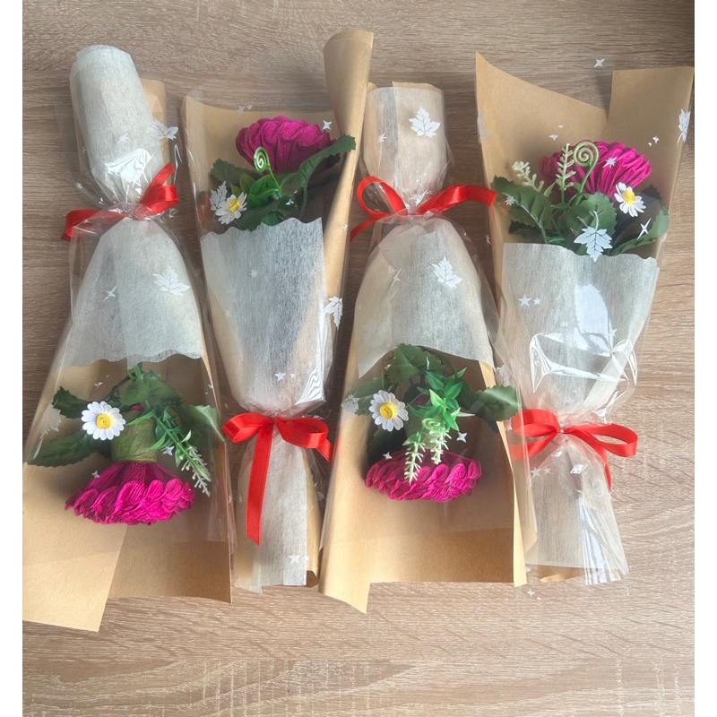 Bó hoa giả, hoa giấy nhún  tặng phụ nữ gói giấy đẹp