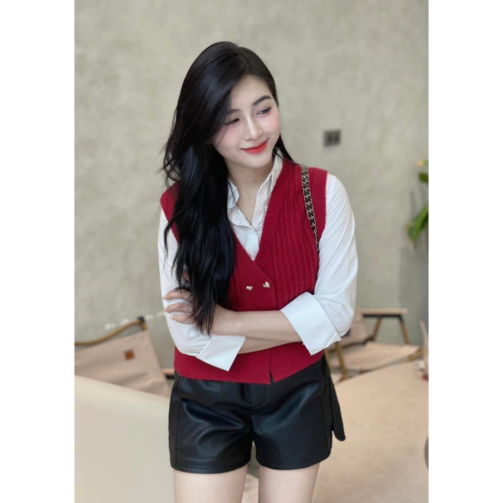 Áo Gile len nữ phối cúc trái tim