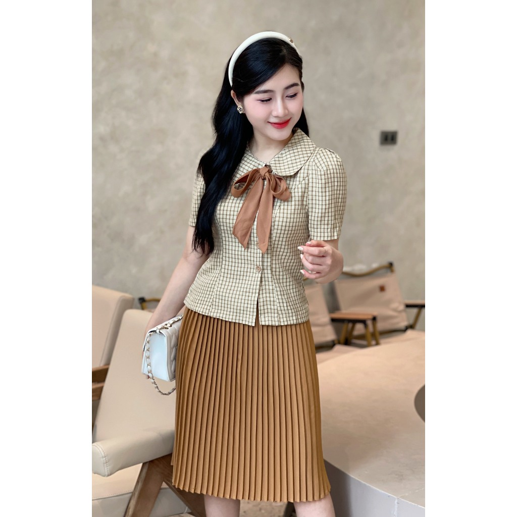 Set đồ công sở nữ - Áo kẻ kết hợp váy xếp ly