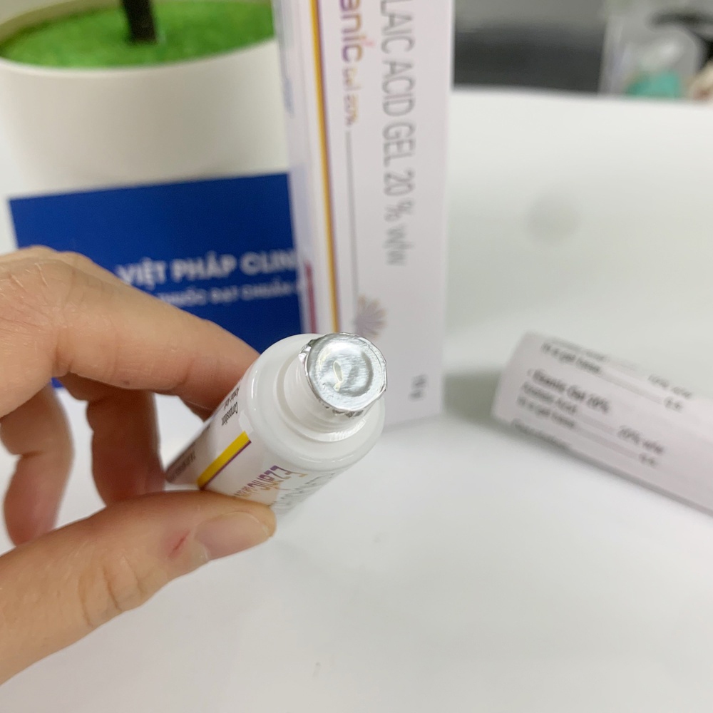 Kem Giảm Mụn Giảm Thâm Dưỡng Trắng Sáng Da Ezanic Azelaic 20% 15g