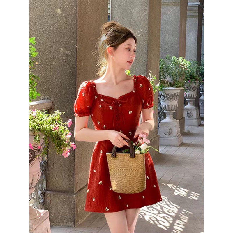 Váy đỏ hoa nhí 2 dáng Ngắn Dài