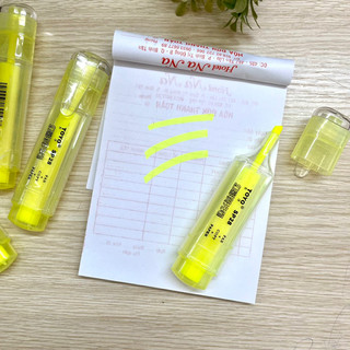 Bút dạ quang màu vàng