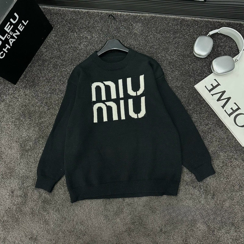Áo Sweater Len Đen Miuiu Trơn Form Rộng Sang Chảnh
