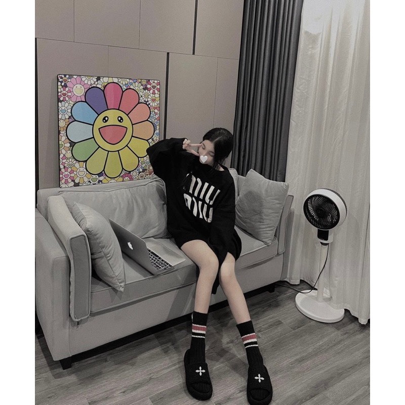 Áo Sweater Len Đen Miuiu Trơn Form Rộng Sang Chảnh