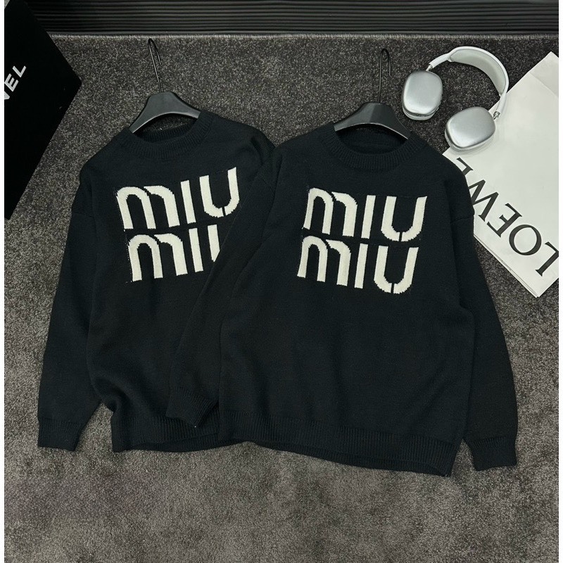 Áo Sweater Len Đen Miuiu Trơn Form Rộng Sang Chảnh