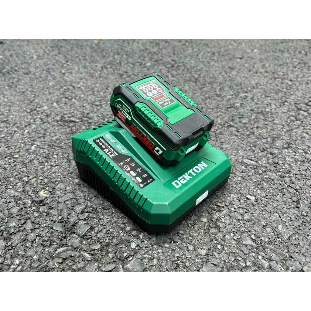 Combo Pin 4AH Plus Và Sạc S40Plus DEKTON M21-B4000Plus