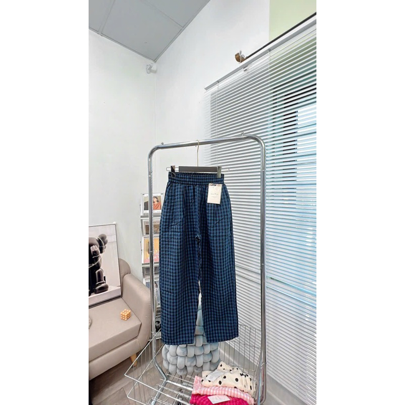 Quần baggy lưng cao chất liệu đũi thô mềm mịn thấm hút mồ hôi hoạt tiết kẻ kiểu dáng basic có túi 2 bên lên form chuẩn