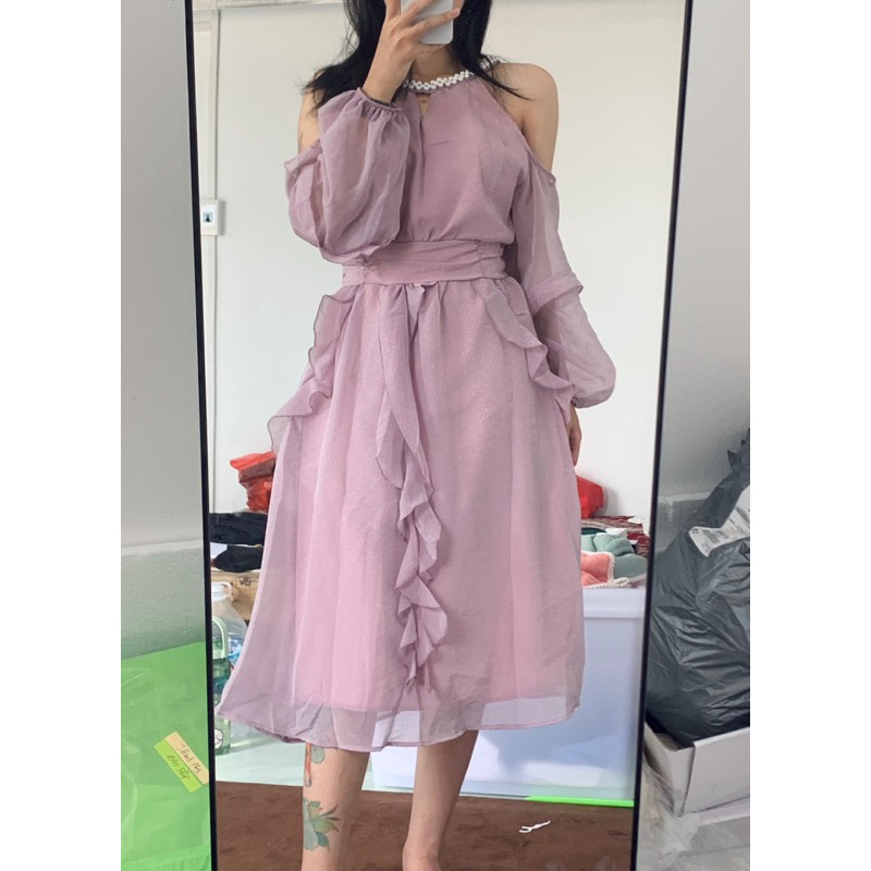 Váy trễ vai tím pastel cổ tròn đính ngọc