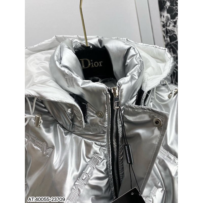 Áo khoác phao bóng dập nổi chữ wecome phối mũ bạc,áo phao bóng màu bạc có mũ bản hot trend 2024