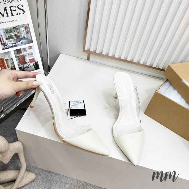 Giày sục mũi nhọn trắng ghi phối quai trong