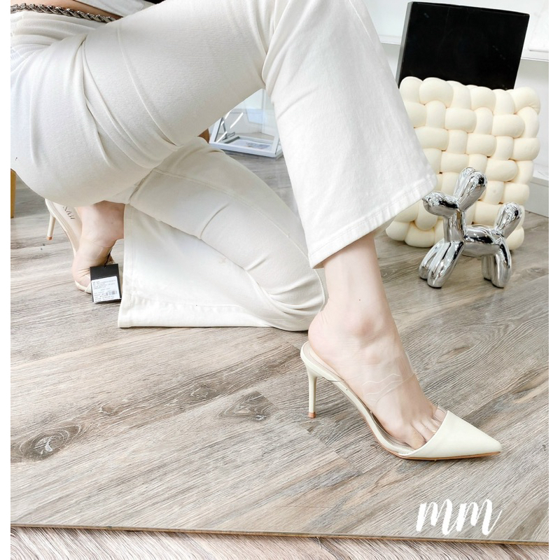 Giày sục mũi nhọn trắng ghi phối quai trong