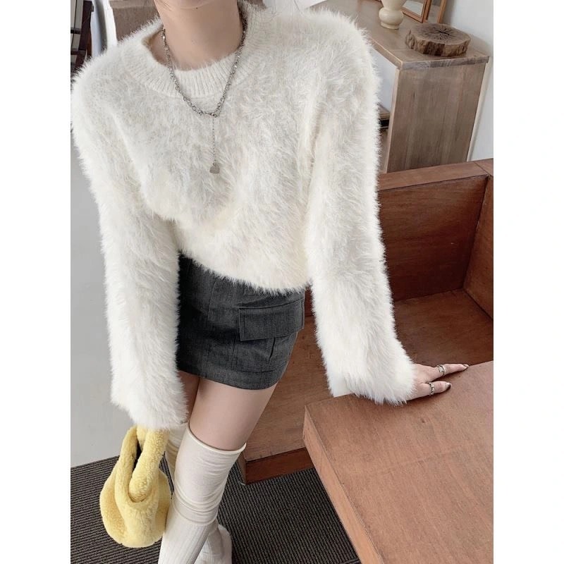 Áo len lông thỏ dài tay dáng croptop, áo sweater lông cổ trong phong cách Hàn Quốc