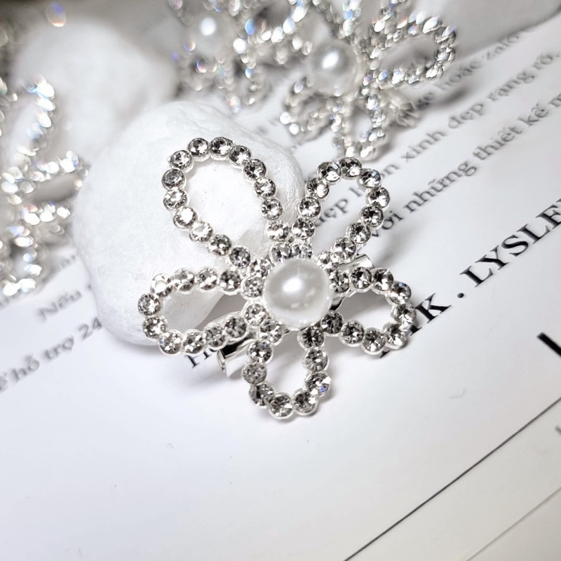 Tag Cài Áo Hoa Đính Đá Thời Trang Sang Chảnh
