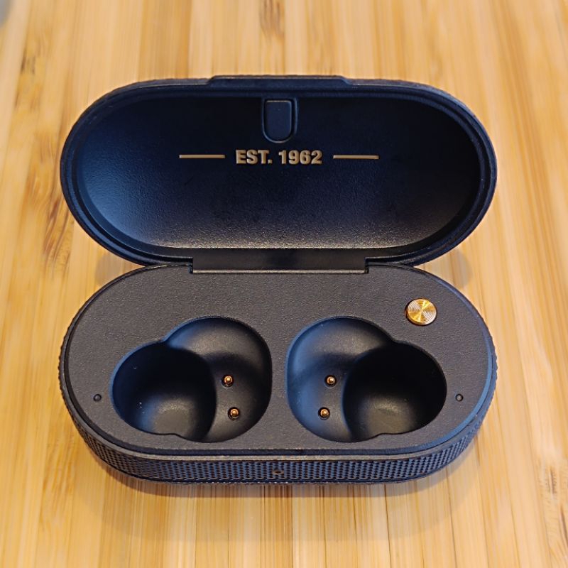 Hộp sạc tai nghe marshall mode 2 chính hãng