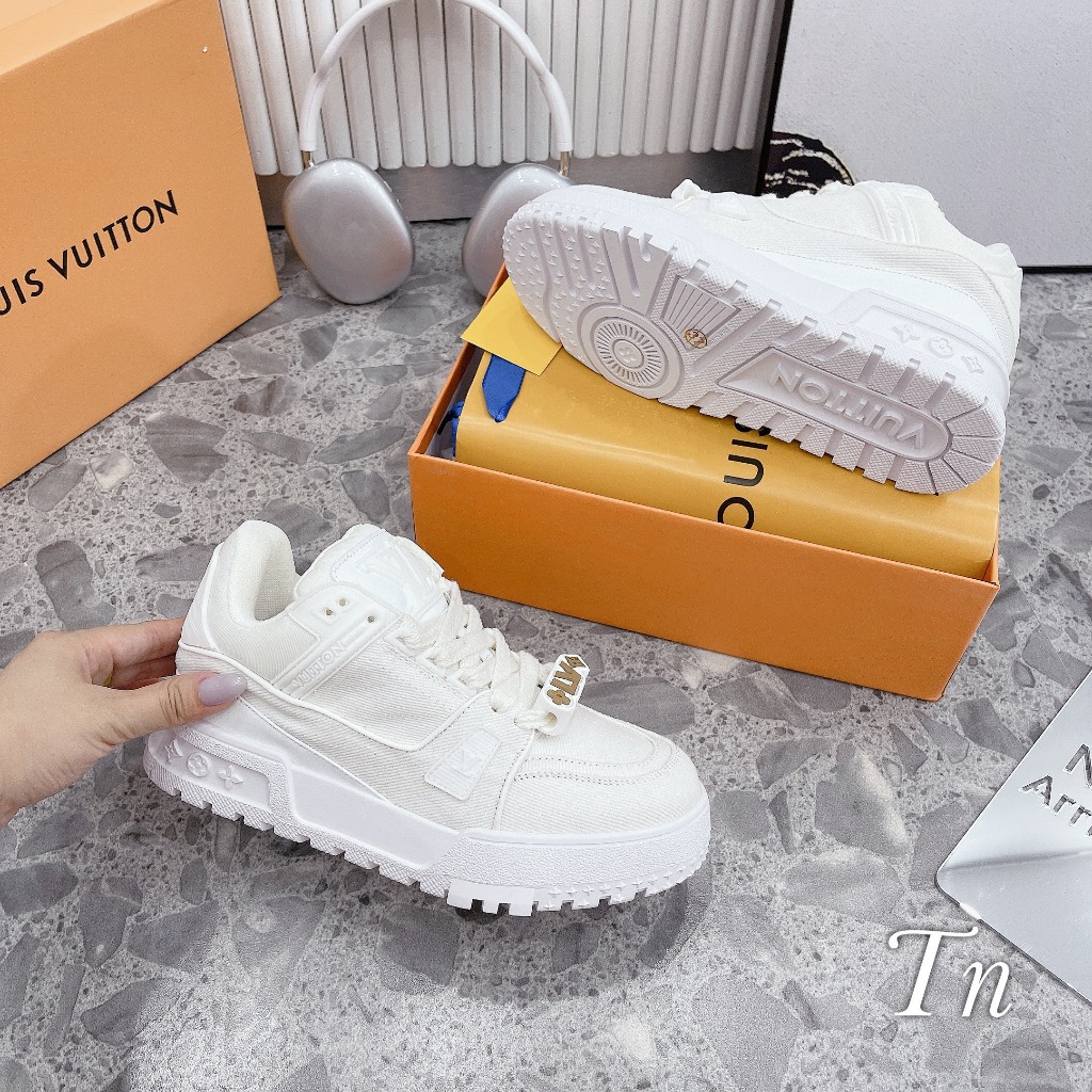 GIÀY THỂ THAO LV CHARM