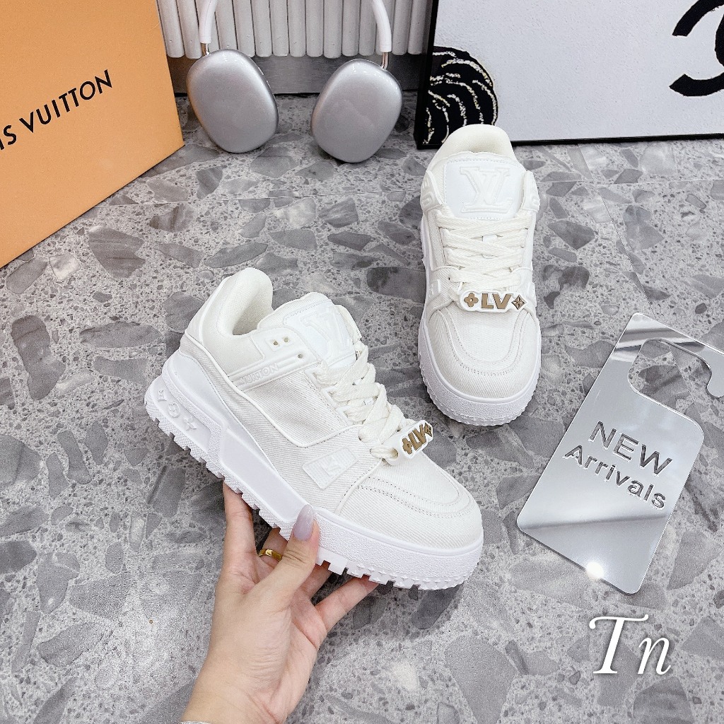 GIÀY THỂ THAO LV CHARM