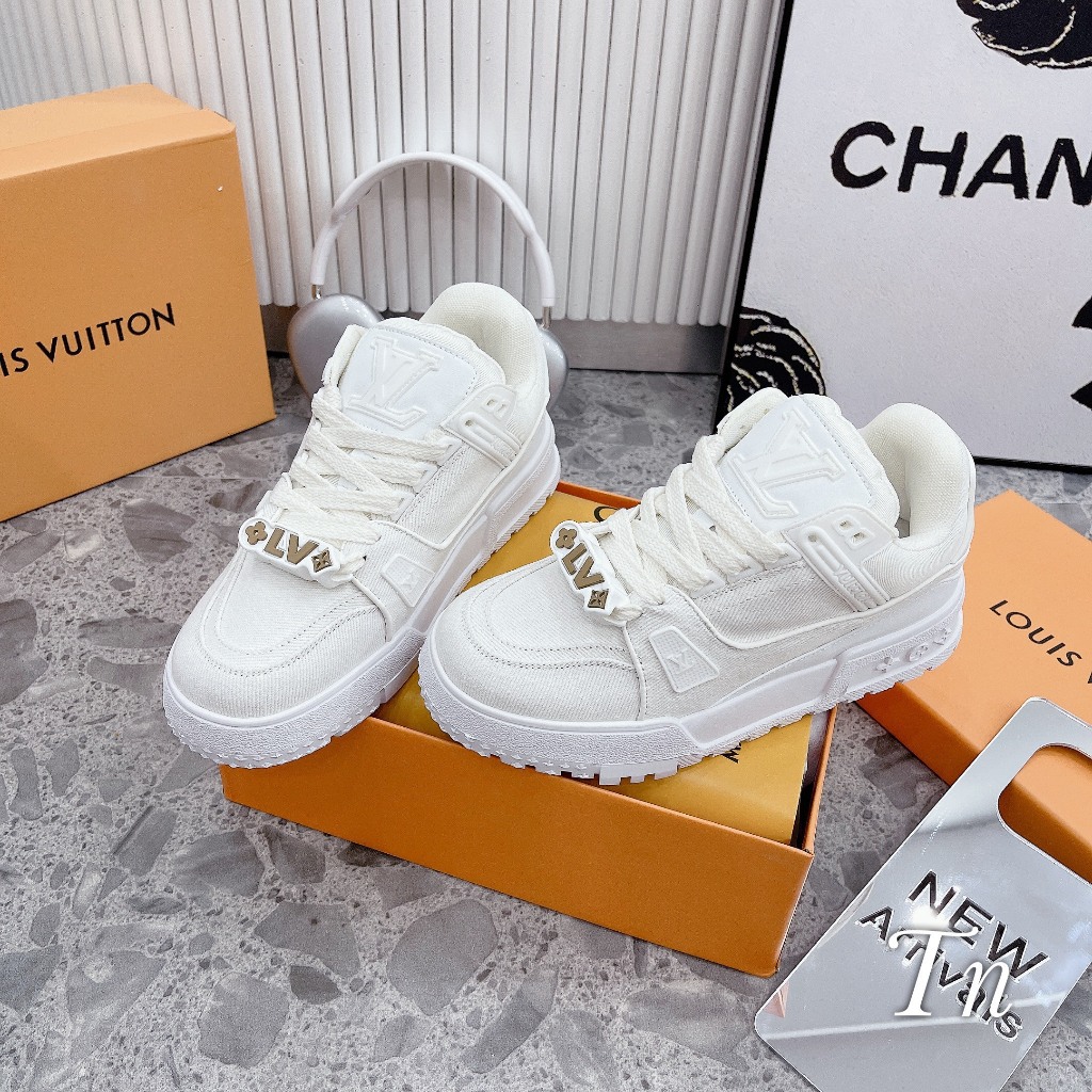 GIÀY THỂ THAO LV CHARM