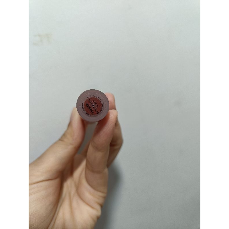 Máy uốn tóc và son môi mẫu mới nhất