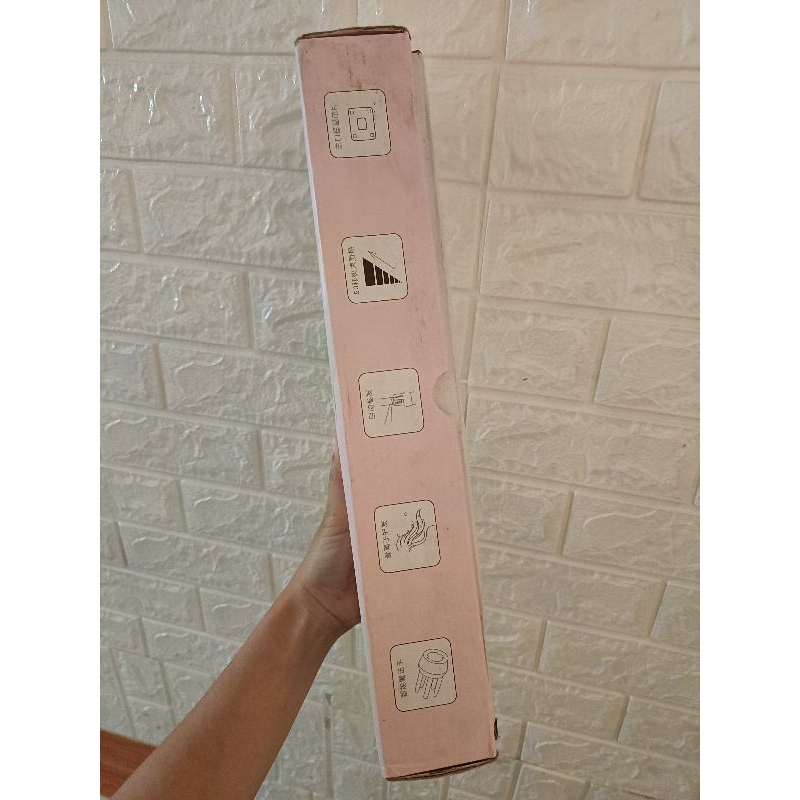 Máy uốn tóc và son môi mẫu mới nhất