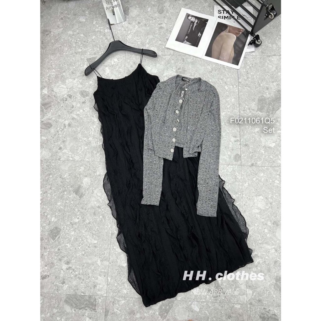 Set 2 món đầm maxi đen tơ ren phối viền bèo 2 dây kèm áo khoác len montoghi xám tay dài!