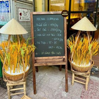 Hcm | bảng menu viết phấn 1 mặt kèm kệ hoa, bảng gỗ nhà hàng, bảng menu luxi decor hcm