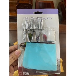 Bộ 6 đui bắt kem, bánh qui, su kem kèm chốt và túi bóp kem silicone
