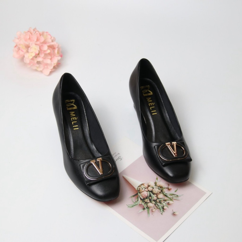 Giày cao gót mũi vuông gót trụ cao 5 phân, nơ chữ V da lì hai màu đen và kem