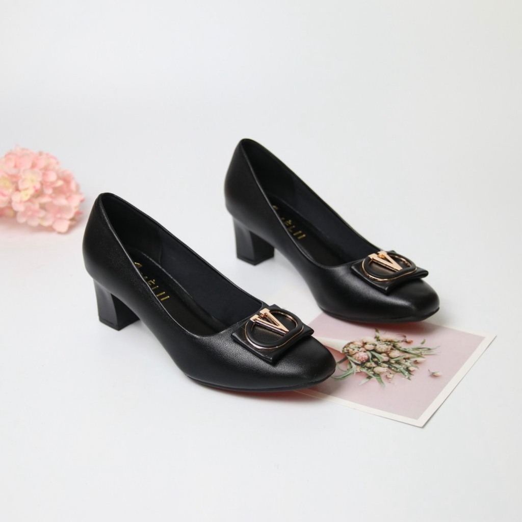 Giày cao gót mũi vuông gót trụ cao 5 phân, nơ chữ V da lì hai màu đen và kem